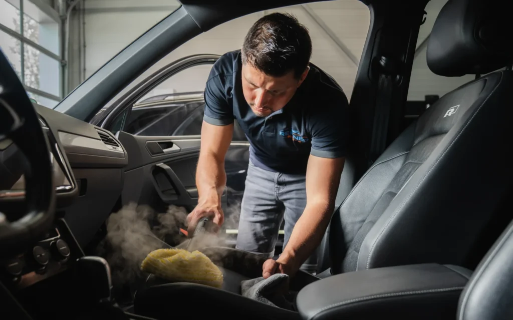 Auto-interieur reinigen